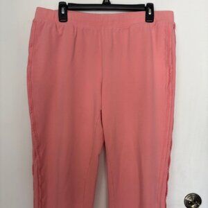 d&co Active Peach Women Cotton Capri. Stylish Side Seams. 2" Side Slits. sz. L